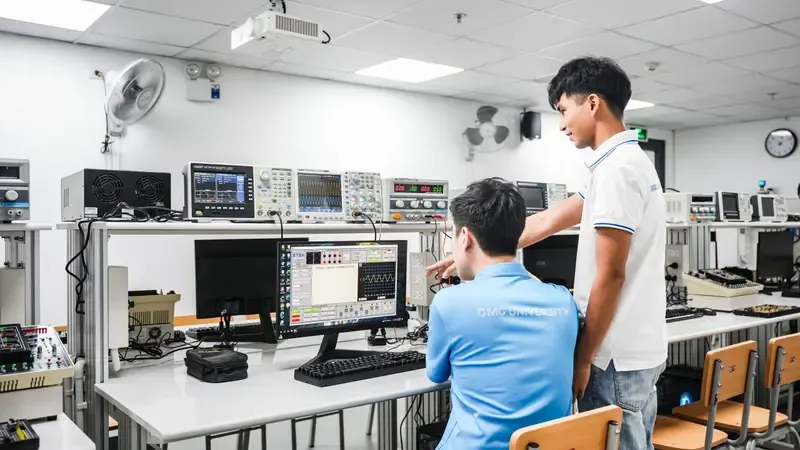 Trường Đại Học CMC